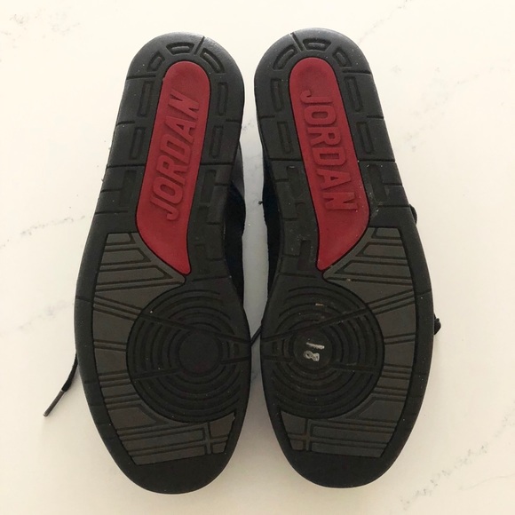 Classic 1987 Jordans Black Sneakers - Picture 5 of 6
